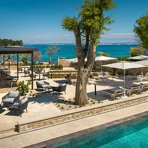 dunatovi-dvori-heritage-hotel.hotelinzadar.com/