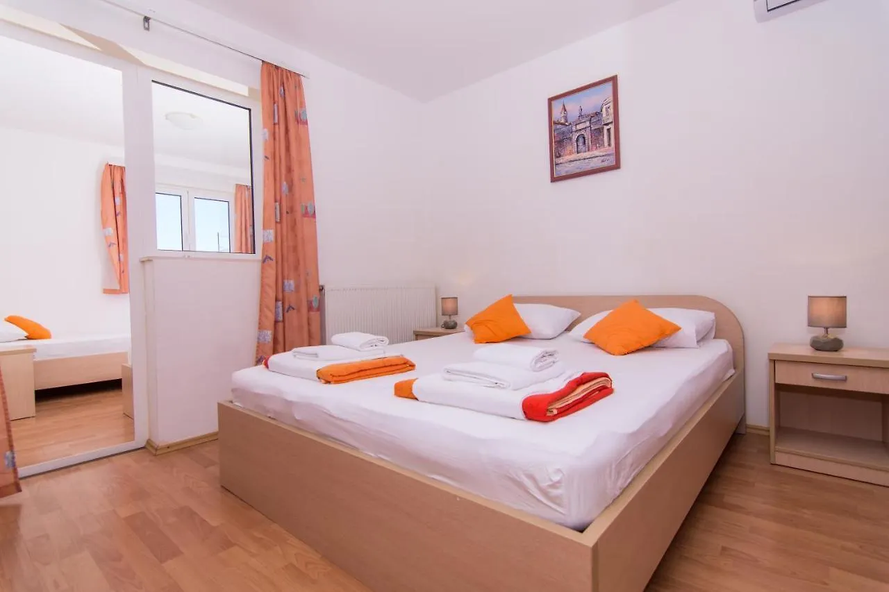 Casa de hóspedes Villa Jadran 2 Trogir Croácia
