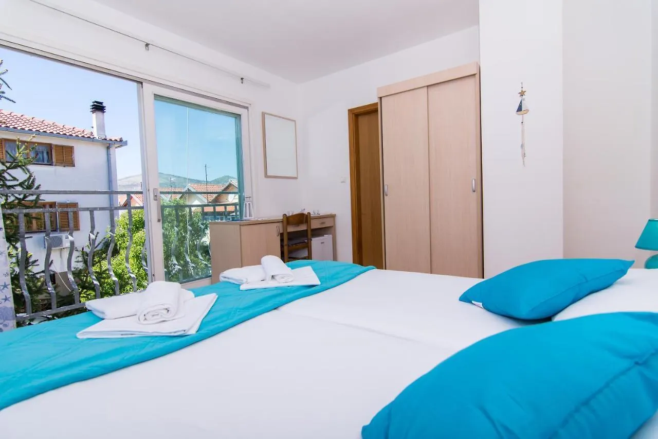 Villa Jadran 2 Trogir 0*,  Croácia