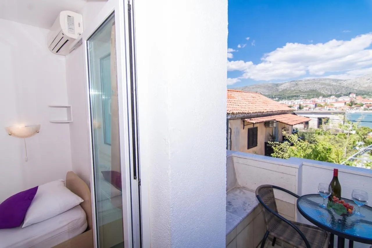 Villa Jadran 2 Trogir 0*,  Croácia