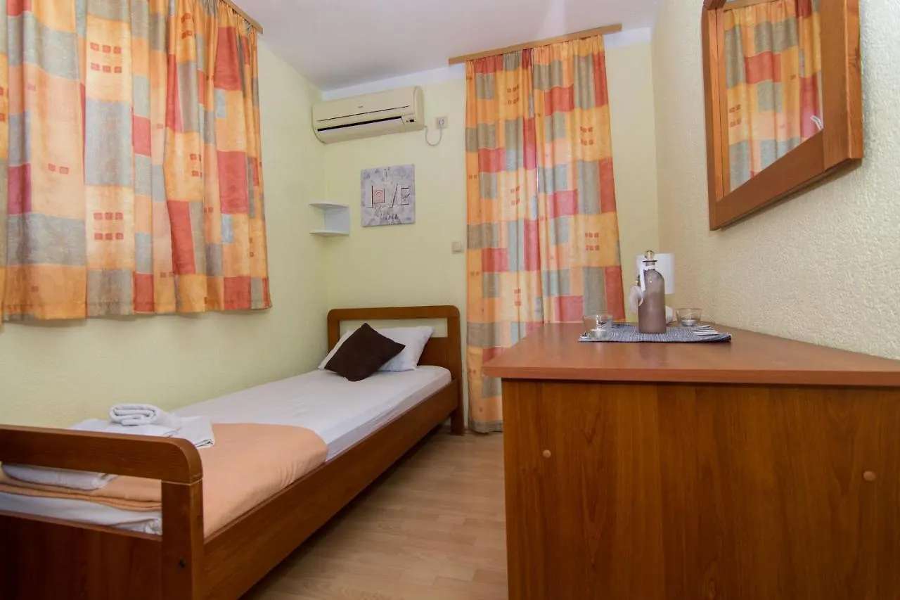 Casa de hóspedes Villa Jadran 2 Trogir Croácia